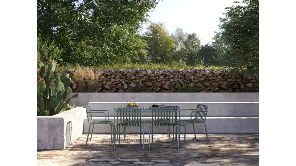 Using Vines and Retaining Walls for Noise Reduction: Creating a Beautiful and Quiet Outdoor Space